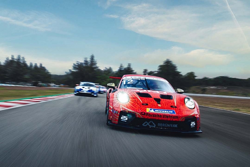 Porsche Việt Nam đưa Hoàng Đạt tranh tài tại Porsche Carrera Cup Asia 2026 Porsche Việt Nam đưa Hoàng Đạt tranh tài tại Porsche Carrera Cup Asia 2026