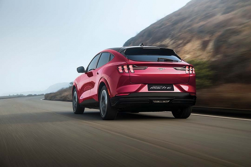 Ford hỗ trợ lãi suất 0%, bảo hành 5 năm và nhiều đặc quyền cho khách hàng trong tháng 7 Ford hỗ trợ lãi suất 0%, bảo hành 5 năm và nhiều đặc quyền cho khách hàng trong tháng 7