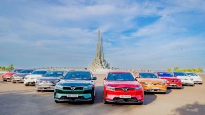 VinFast lập kỷ lục bán hơn 115.000 ô tô điện sau 6 tháng đầu năm 2026