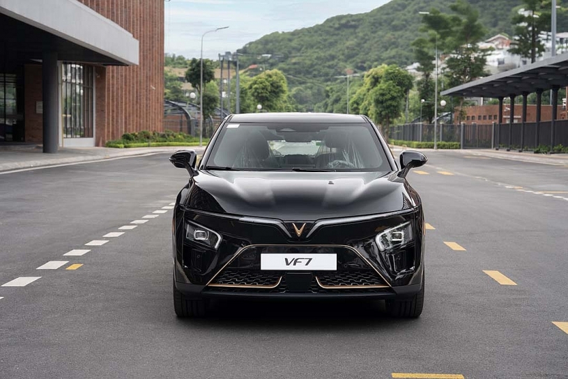 VinFast lập kỷ lục bán hơn 115.000 ô tô điện sau 6 tháng đầu năm 2026