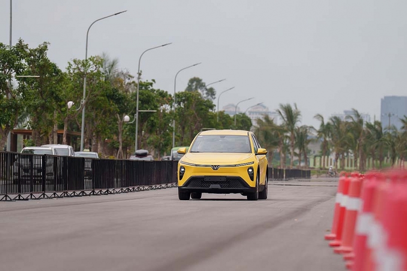 VinFast lập kỷ lục bán hơn 115.000 ô tô điện sau 6 tháng đầu năm 2026