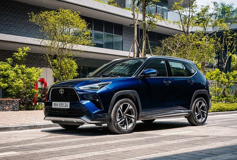 Toyota Việt Nam bán hơn 36.600 xe sau 6 tháng, doanh số hybrid tăng gấp đôi