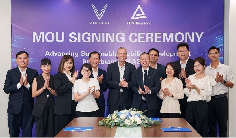 VinFast bắt tay TÜV Rheinland, nâng tầm năng lực kiểm thử ô tô tại Việt Nam