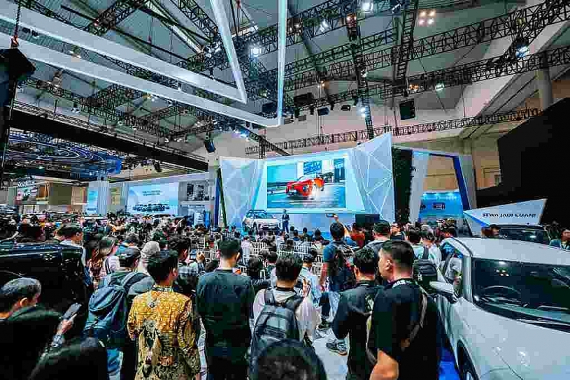 VinFast bùng nổ tại GIIAS 2026 với dải xe điện và loạt chính sách hấp dẫn VinFast bùng nổ tại GIIAS 2026 với dải xe điện và loạt chính sách hấp dẫn