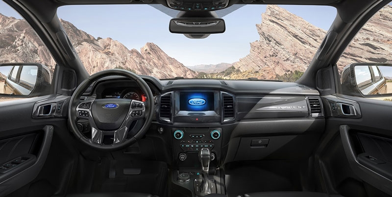 ford everest gia m gia manh ca nh tranh fortuner santafe