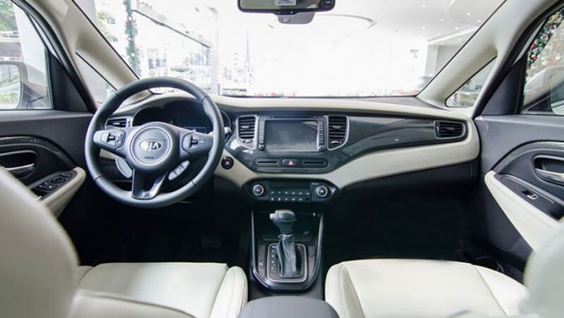 kia rondo them su c ba t mo i ca nh tranh xpander