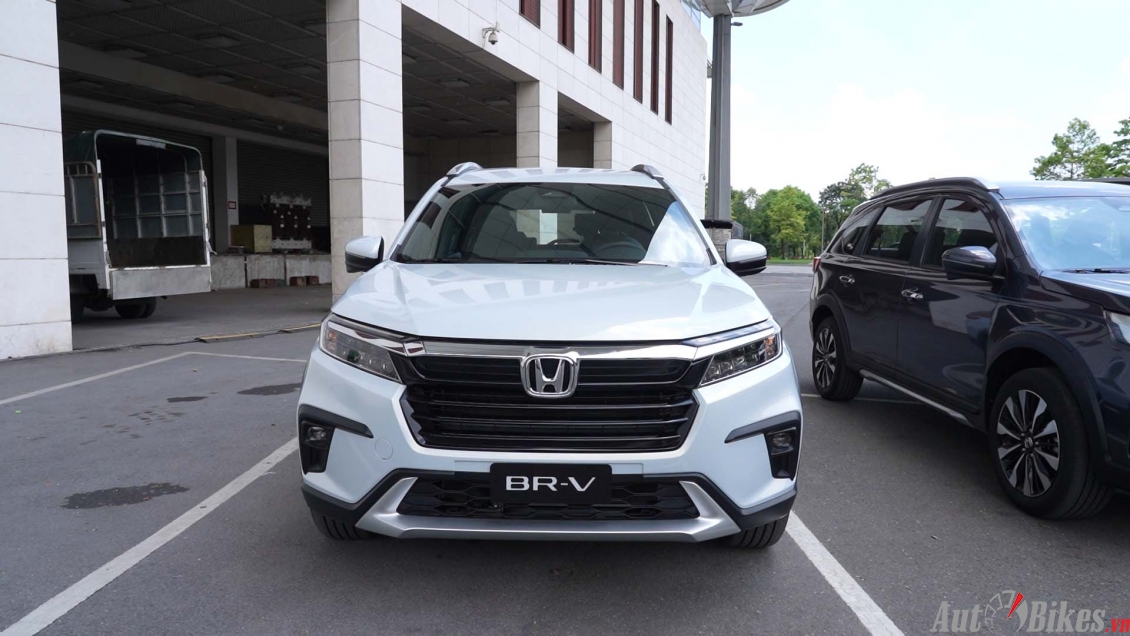 Honda BR-V giảm 30 triệu, cạnh tranh Veloz, Xpander