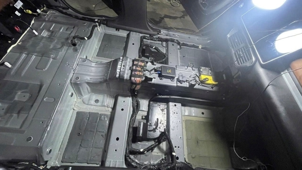 Ô tô bị dột nước: Nguyên nhân và cách khắc phục