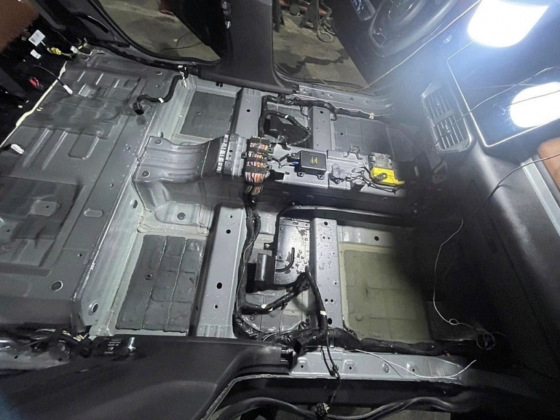 Ô tô bị dột nước: Nguyên nhân phổ biến và giải pháp cho chủ xe