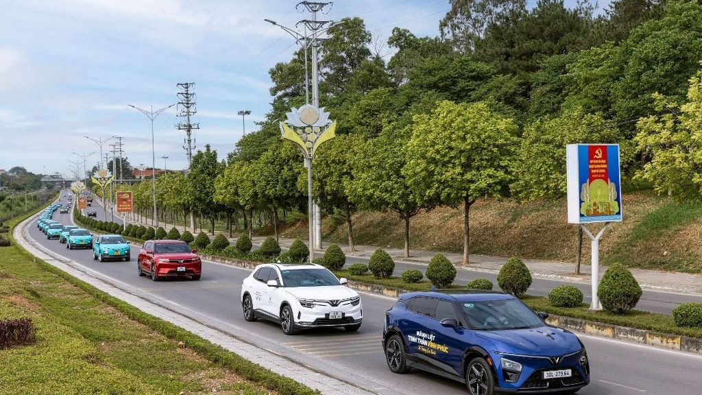 Mạng lưới phủ rộng toàn quốc, chủ xe VinFast tự tin “đi xa không phải nghĩ”