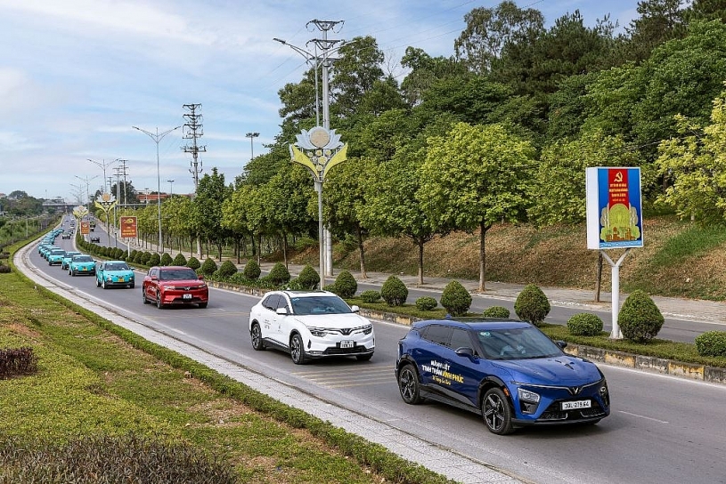 Mạng lưới phủ rộng toàn quốc, chủ xe VinFast tự tin “đi xa không phải nghĩ” Mạng lưới phủ rộng toàn quốc, chủ xe VinFast tự tin “đi xa không phải nghĩ”