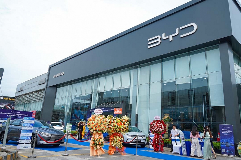 BYD tăng tốc phủ sóng Hà Nội, khai trương showroom HTA Hà Đông