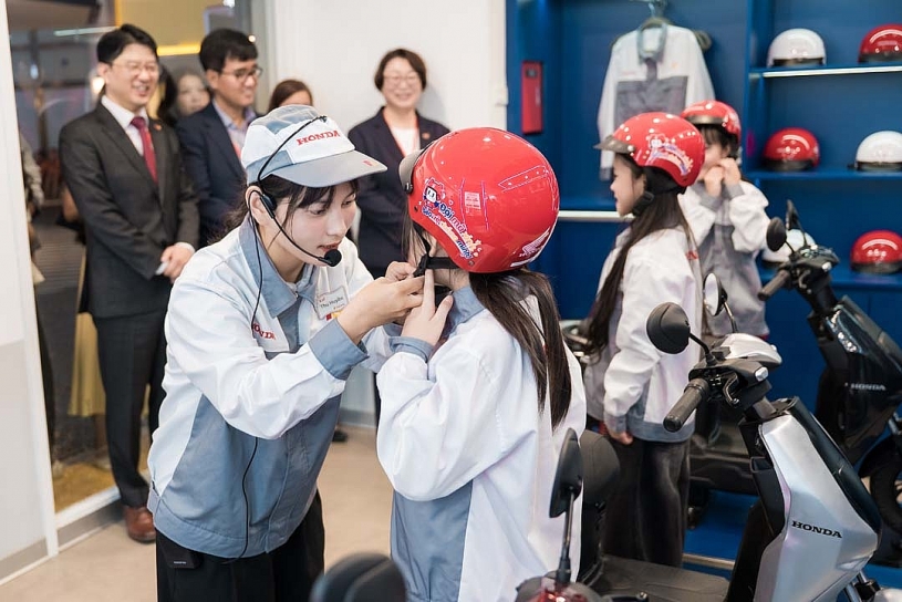 Nuôi dưỡng kỹ sư nhí: Cùng Honda khám phá thế giới xe máy điện tại KidZania Hà Nội
