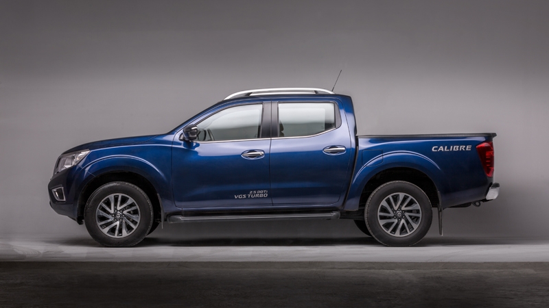 canh tranh ford ranger nissan navara ra mat phien ban moi