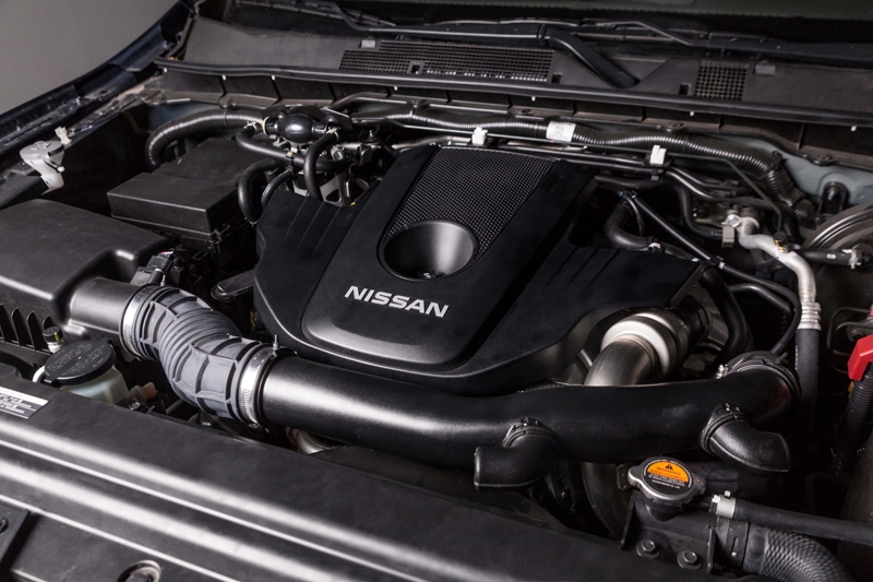 canh tranh ford ranger nissan navara ra mat phien ban moi