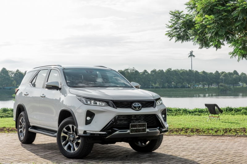 Chi tiết Toyota Fortuner 2020: 'Hổ thêm cánh'