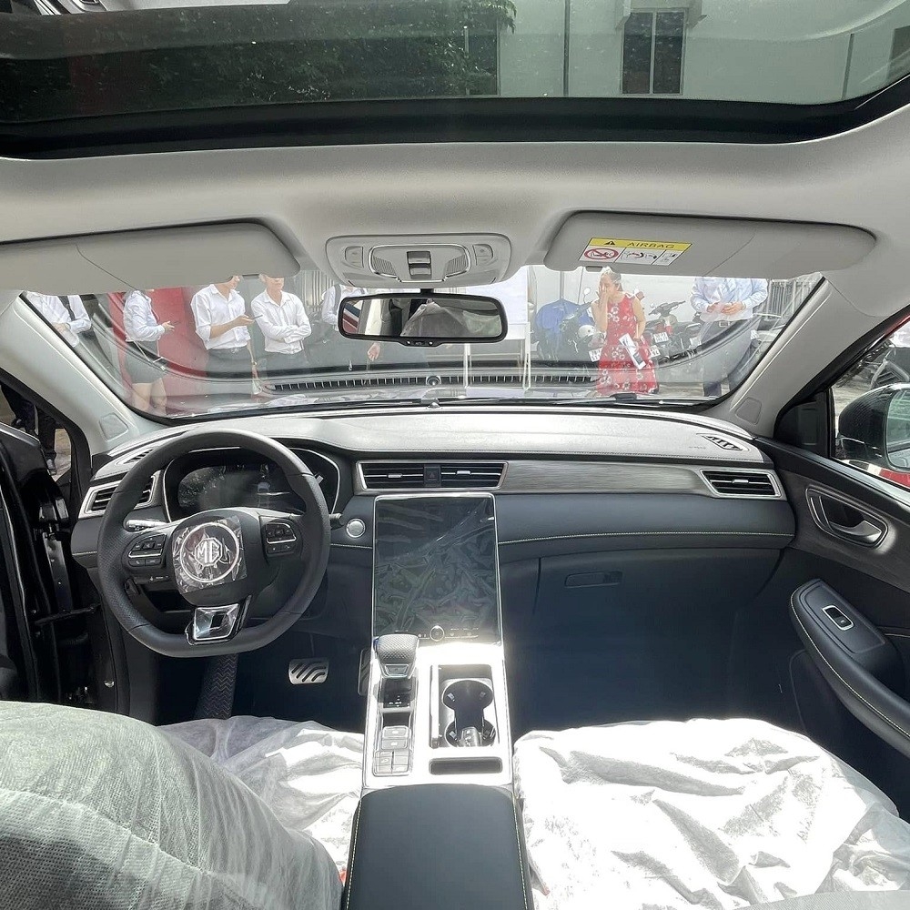 MG RX5 giảm 'sốc', giá chỉ còn ngang Kia Seltos