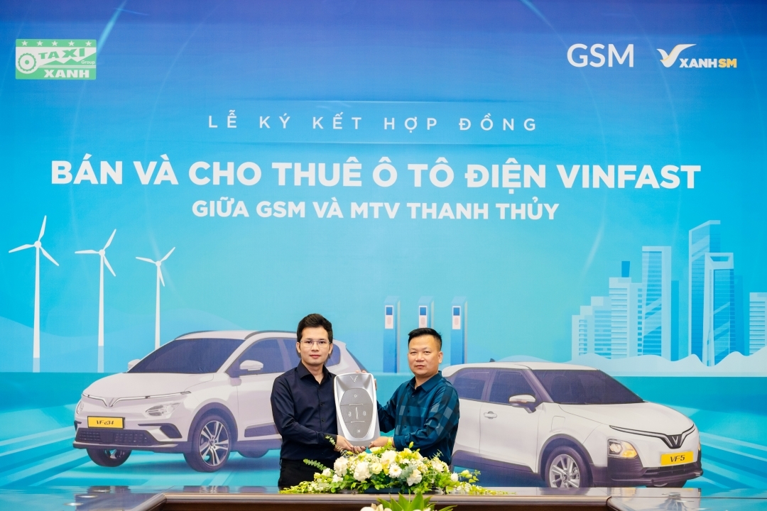 Taxi Xanh Sapa mua và thuê 250 ô tô điện VinFast