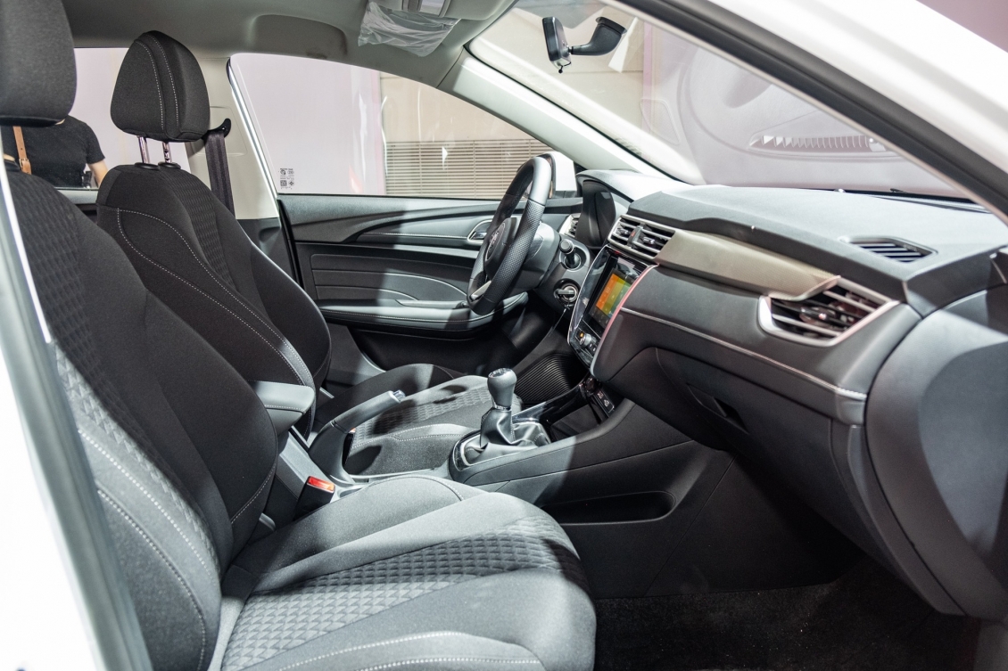 MG5 giảm 40 triệu đồng, rẻ ngang xe hạng A