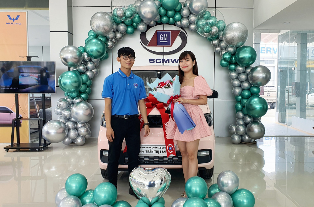 TMT Motors bàn giao xe điện HongGuang MiniEV đến những khách hàng đầu tiên