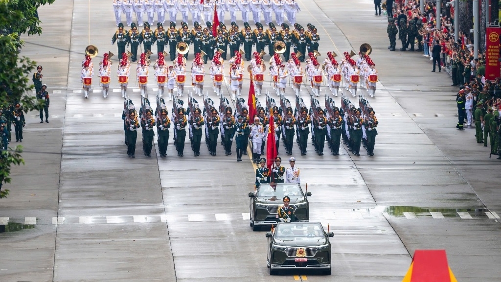 Xe điện Việt kiêu hãnh trong đội hình diễu binh 2/9: Khoảnh khắc tự hào không thể quên