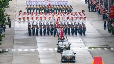 Xe điện Việt kiêu hãnh trong đội hình diễu binh 2/9: Khoảnh khắc tự hào không thể quên