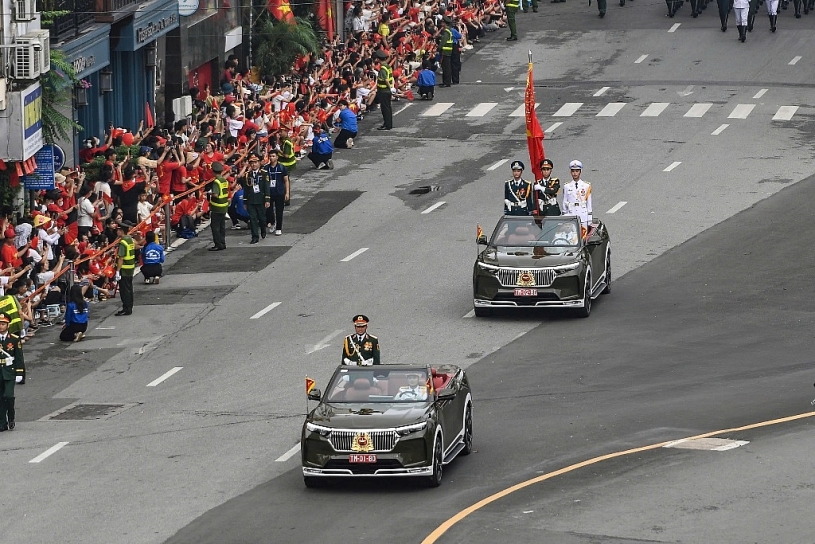 Xe điện Việt kiêu hãnh trong đội hình diễu binh 2/9: Khoảnh khắc tự hào không thể quên