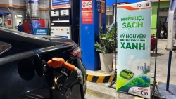 Rủi ro khi xe đổ xăng E10 để lâu không chạy