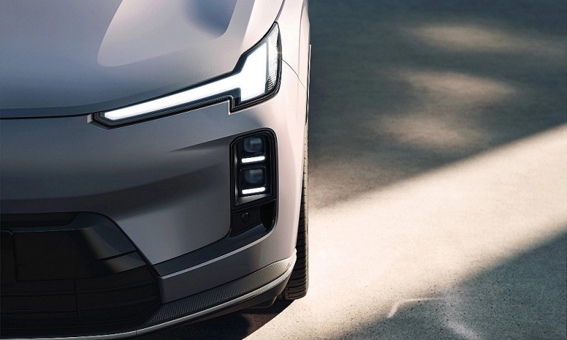 Volvo XC70 2026 ra mắt, giá từ 41.900 USD