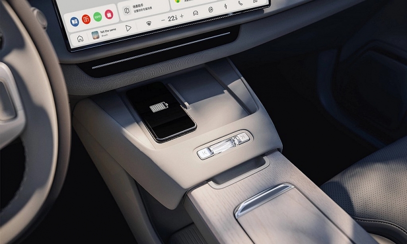 Volvo XC70 2026 ra mắt, giá từ 41.900 USD