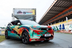 VinFast VF 9: SUV điện hạng sang lăn bánh chỉ từ 1,3 tỷ đồng