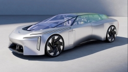 Chiêm ngưỡng chiếc xe điện Trung Quốc dài gần 6m, trần kính toàn bộ