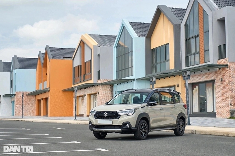 Loạt xe 7 chỗ đua giảm giá, có chiếc rẻ ngang xe hạng A