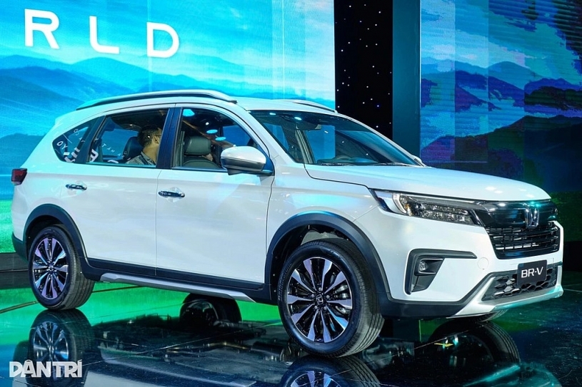 Loạt xe 7 chỗ đua giảm giá, có chiếc rẻ ngang xe hạng A