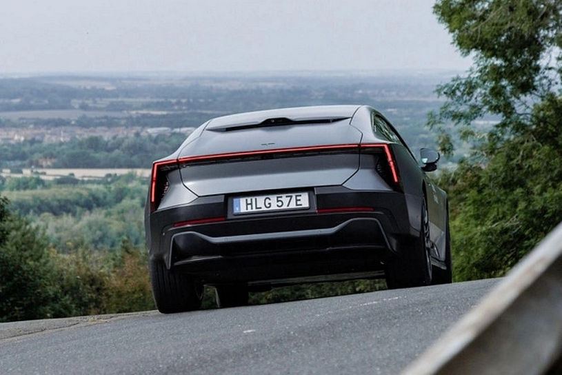 Xe điện Polestar 5 không có kính hậu, mạnh 872 mã lực, đấu Porsche Taycan