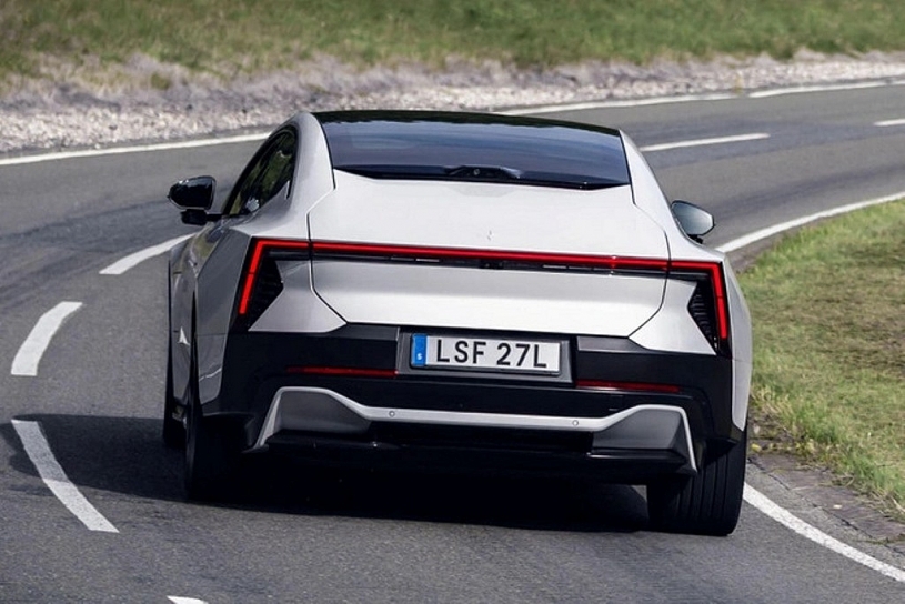 Xe điện Polestar 5 không có kính hậu, mạnh 872 mã lực, đấu Porsche Taycan