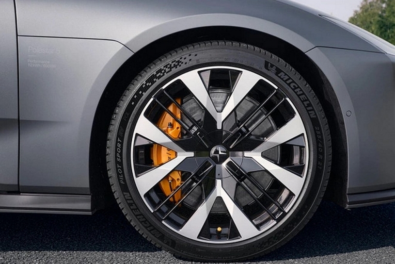 Xe điện Polestar 5 không có kính hậu, mạnh 872 mã lực, đấu Porsche Taycan