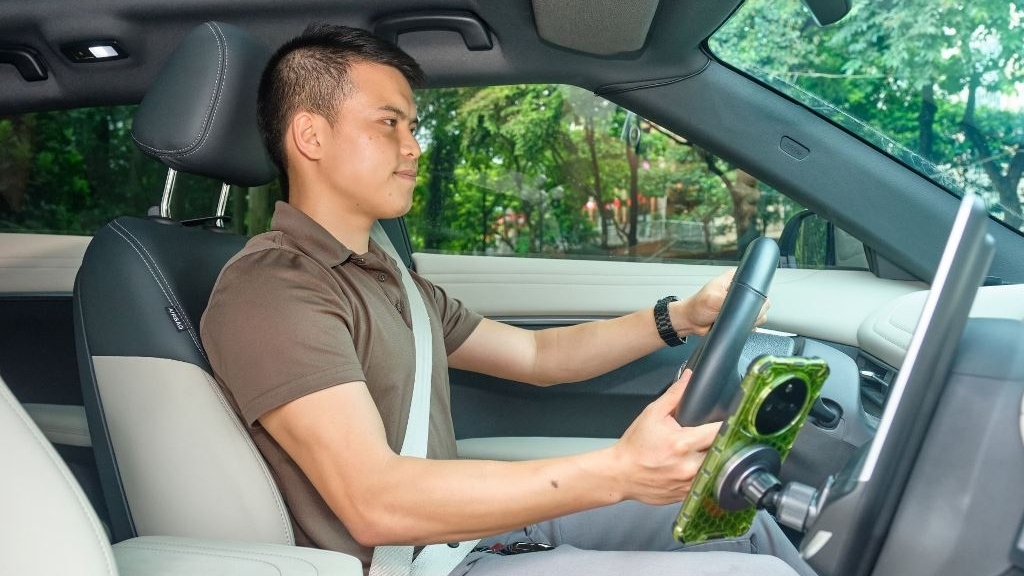 Khách Việt trải nghiệm VinFast VF 7: “Xe điện vượt xa mong đợi”