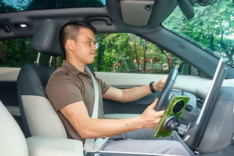 Khách Việt trải nghiệm VinFast VF 7: “Xe điện vượt xa mong đợi”