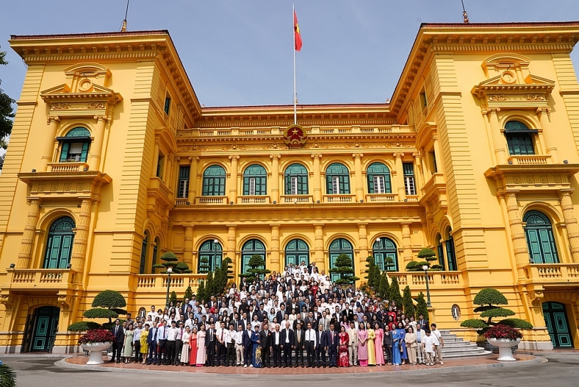 BYD Việt Nam lọt Top 10 Thương hiệu Nổi tiếng và Top 10 Dịch vụ Hoàn hảo 2025