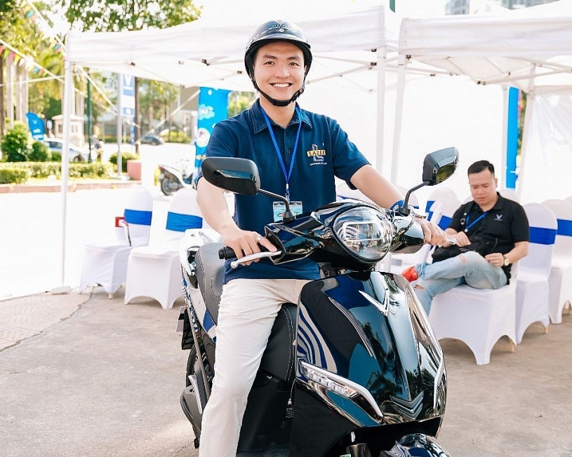 Xe máy điện VinFast: Sạc dễ dàng, di chuyển xa, bảo hành dài hạn Xe máy điện VinFast: Sạc dễ dàng, di chuyển xa, bảo hành dài hạn