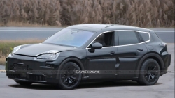 Porsche thay đổi kế hoạch với mẫu SUV 7 chỗ đầu tiên