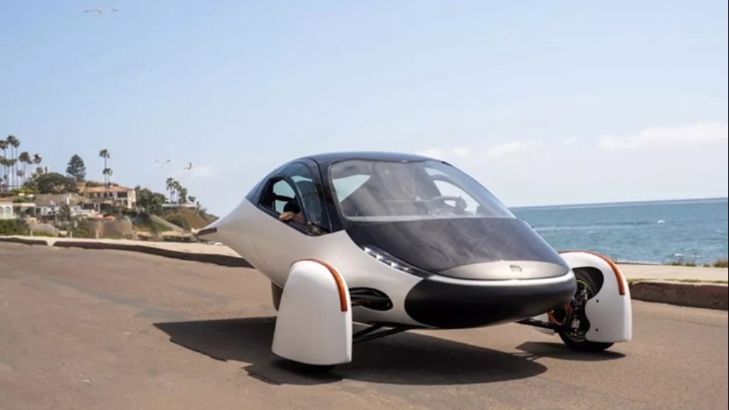 Xe điện năng lượng mặt trời: Từ ý tưởng viễn tưởng đến thực tế