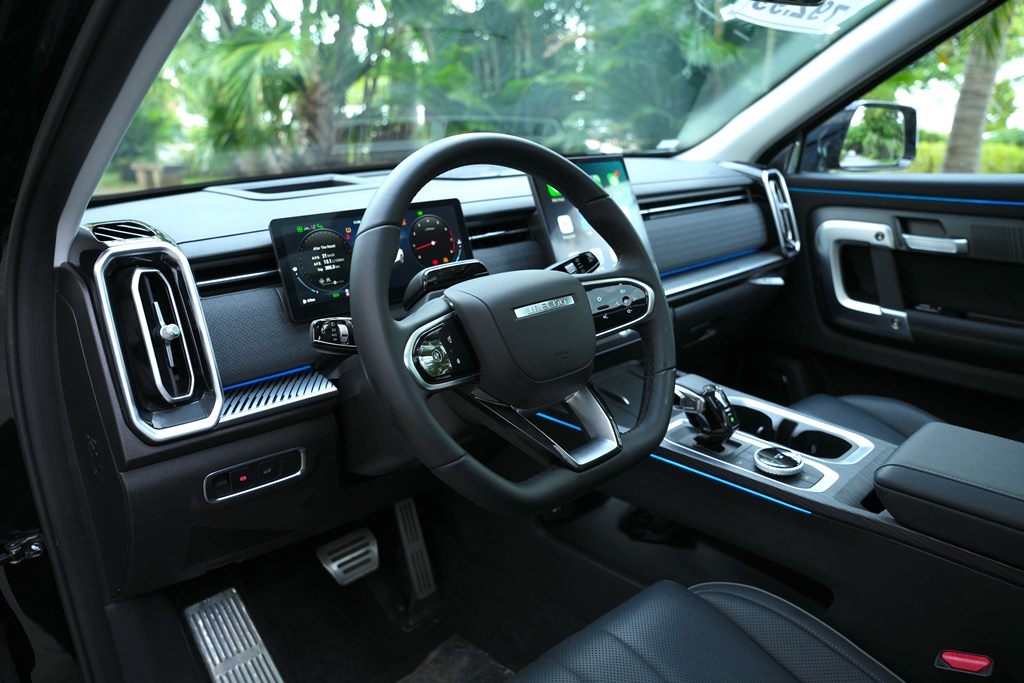 Jaecoo J7 AWD Individual ra mắt: SUV hạng C offroad mạnh mẽ tại Việt Nam