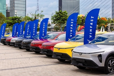 Top 10 ô tô bán chạy nhất tháng 10/2025: Xe điện VinFast tiếp tục dẫn đầu, xe xăng trở lại mạnh mẽ