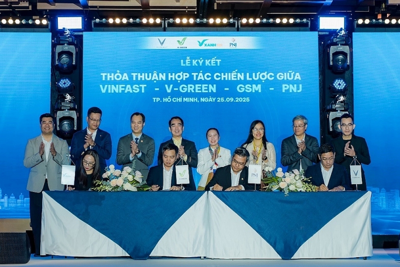 PNJ cam kết ESG, đồng hành VinFast và GSM trong giao thông xanh PNJ cam kết ESG, đồng hành VinFast và GSM trong giao thông xanh