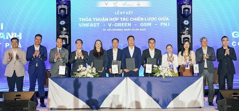 PNJ cam kết ESG, đồng hành VinFast và GSM trong giao thông xanh PNJ cam kết ESG, đồng hành VinFast và GSM trong giao thông xanh