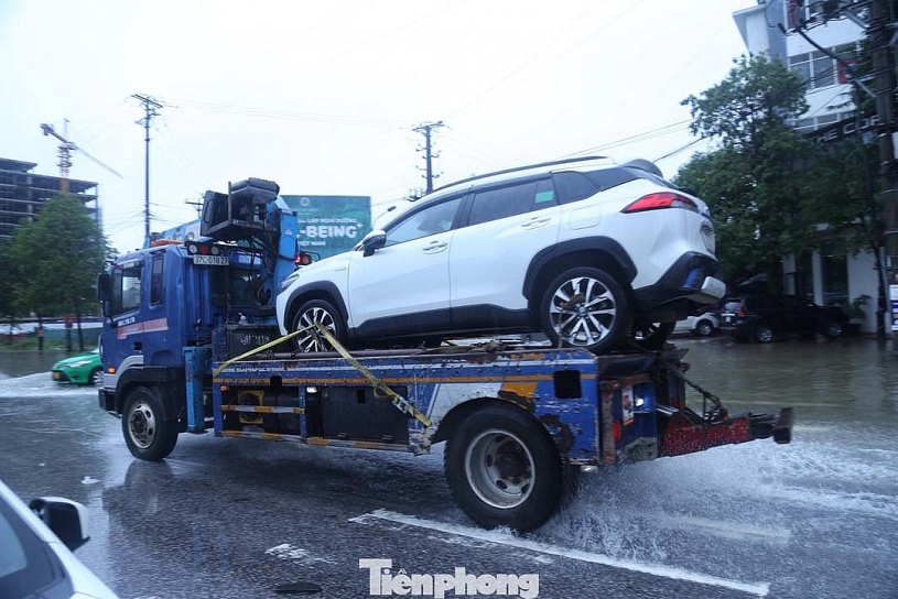 Cách bảo vệ ô tô khi mưa bão, ngập lụt Cách bảo vệ ô tô khi mưa bão, ngập lụt