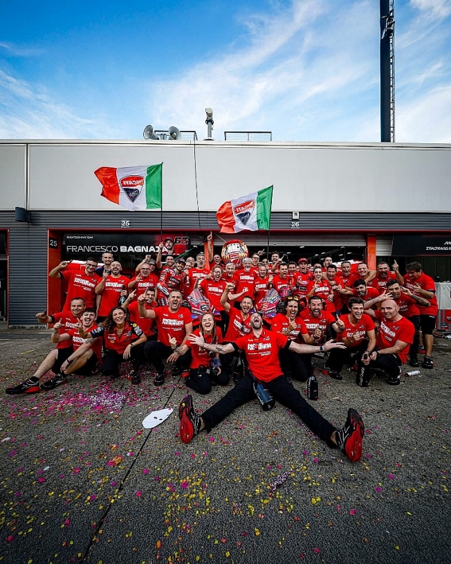 Ducati lần thứ tư liên tiếp vô địch thế giới MotoGP Ducati lần thứ tư liên tiếp vô địch thế giới MotoGP
