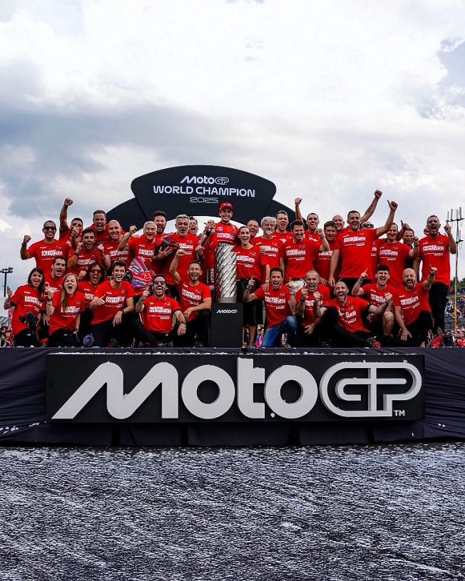 Ducati lần thứ tư liên tiếp vô địch thế giới MotoGP Ducati lần thứ tư liên tiếp vô địch thế giới MotoGP